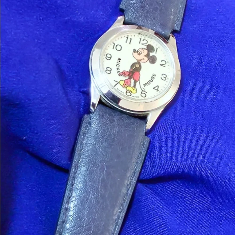 Disney Mickey Mouse Collectible Manual Wind Vintage Mens Watch 30mm for Parts